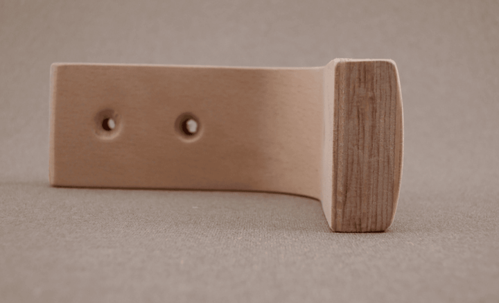 ชิ้นส่วนที่สองของตัวยึดชั้นวางที่ตัด