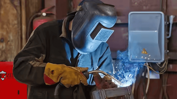 การออกแบบเครื่องเชื่อมไฟฟ้าที่เน้นความปลอดภัยสำหรับผู้ใช้งาน